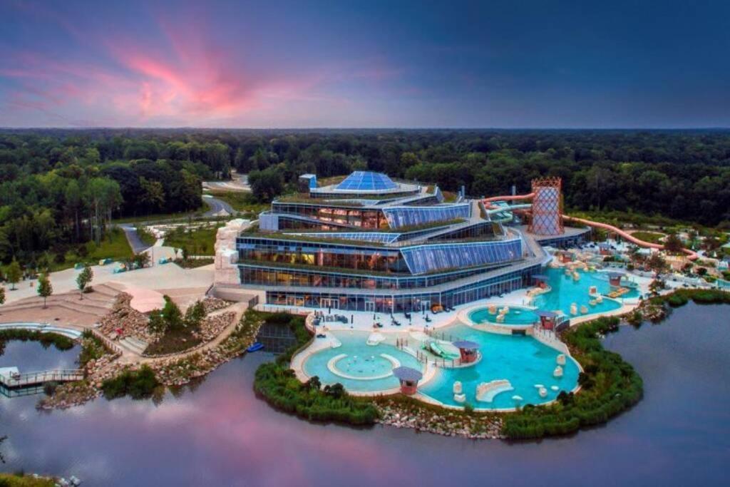 Disneyland Paris New Studio Suite Design Байи-Роменвилье Экстерьер фото